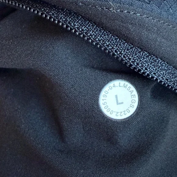 Lululemon License to Train Jogger in True Navy Size L - Picture 13 of 15